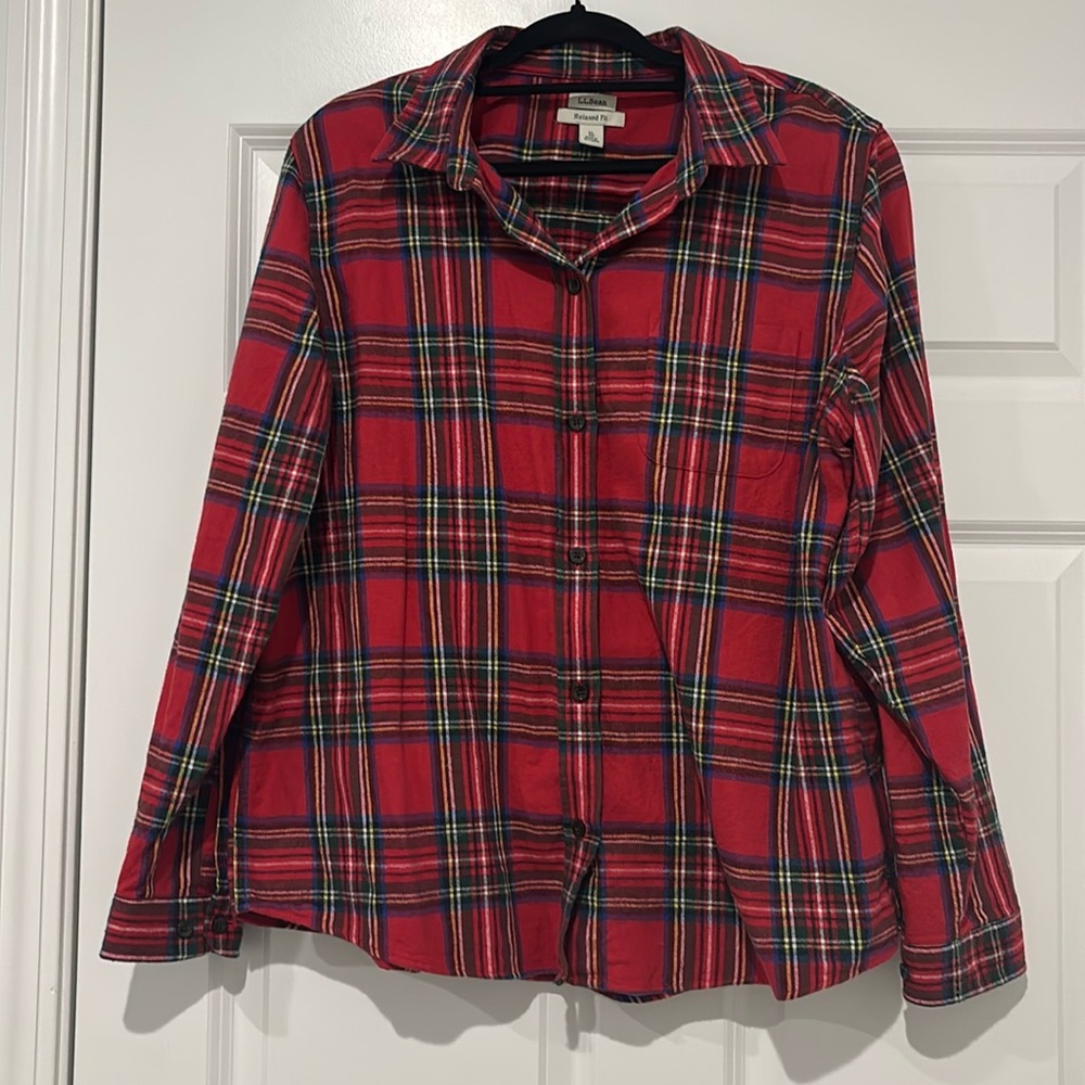 Women’s L.L. Bean Relaxed Fit Flannel Button Up Shirt